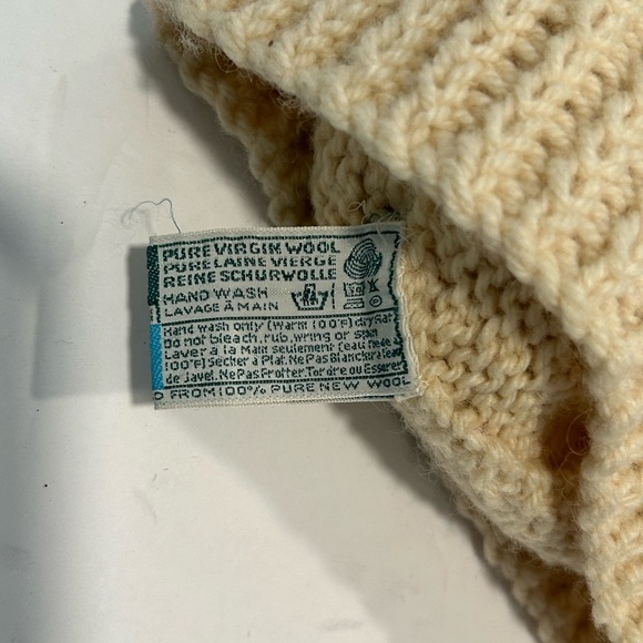 JOHN MOLLOY IRELAND IVORY WOOL KNIT BEANIE CAP HAT WOMEN'S OS - Picture 3 of 3